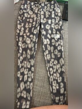 The North Face Girls' Gray Leopard-Print Leggings